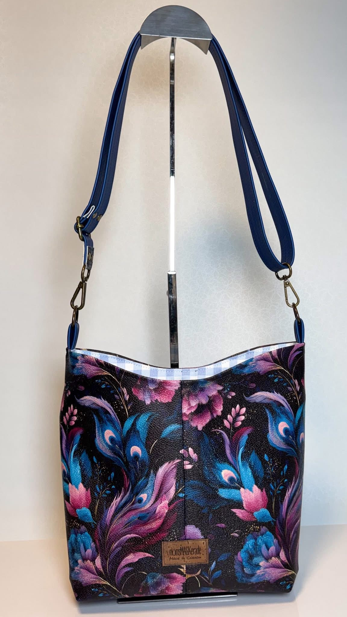 Peacock flowers round 37 retail
