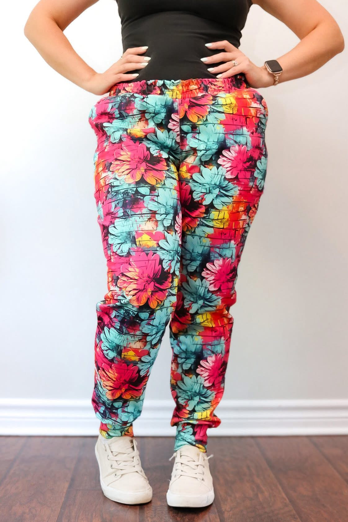 Floral graffiti round 28 retail