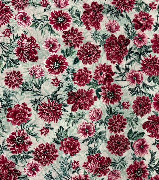 Benartex - Winterberry Floral Winterberry Garden