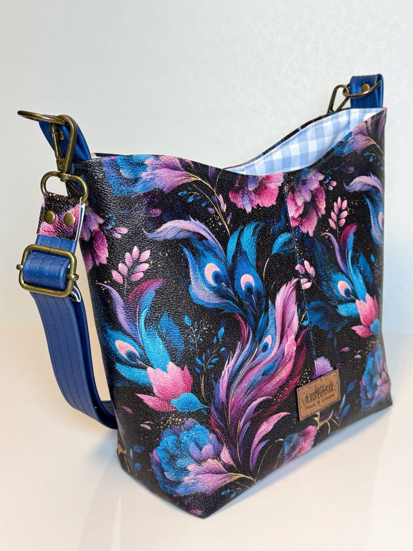Peacock flowers round 37 retail