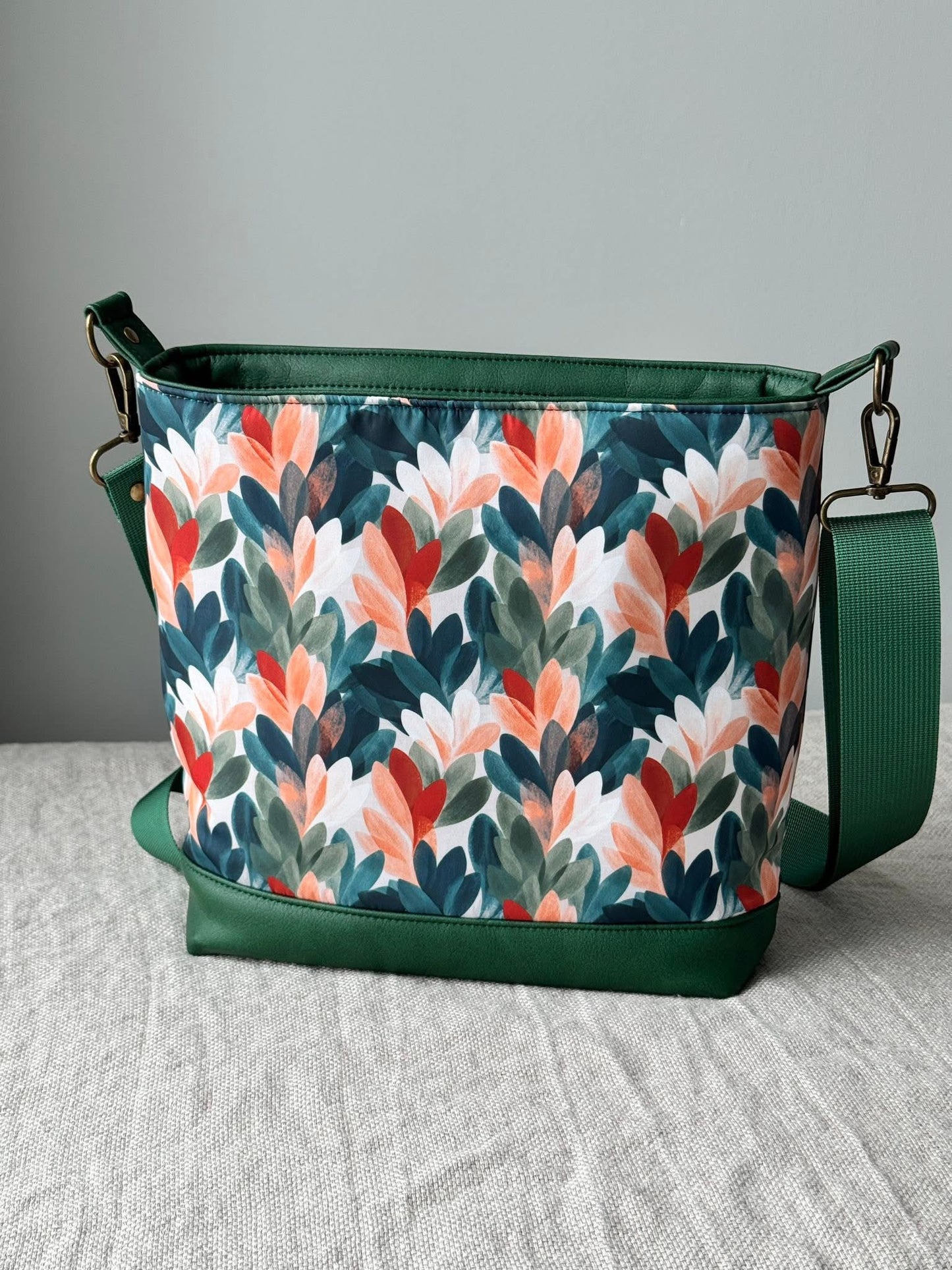 Layered leaves round 37 retail