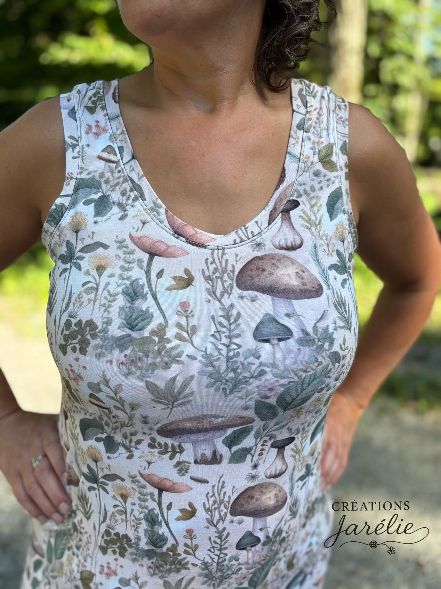 Cottage mushrooms round 28 retail