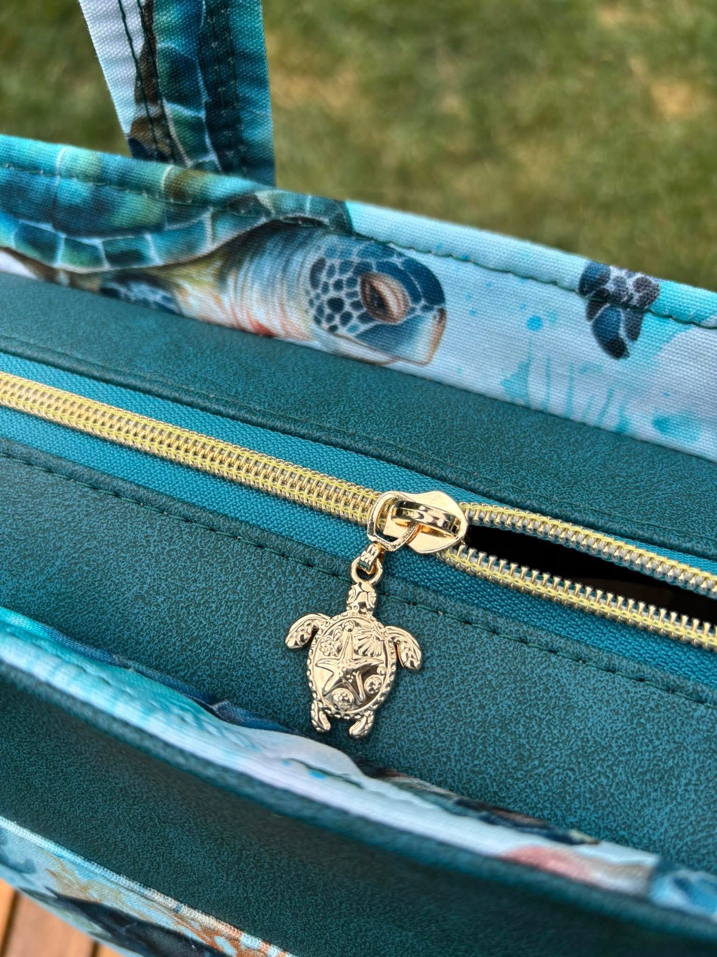 Sea turtle round 28 retail