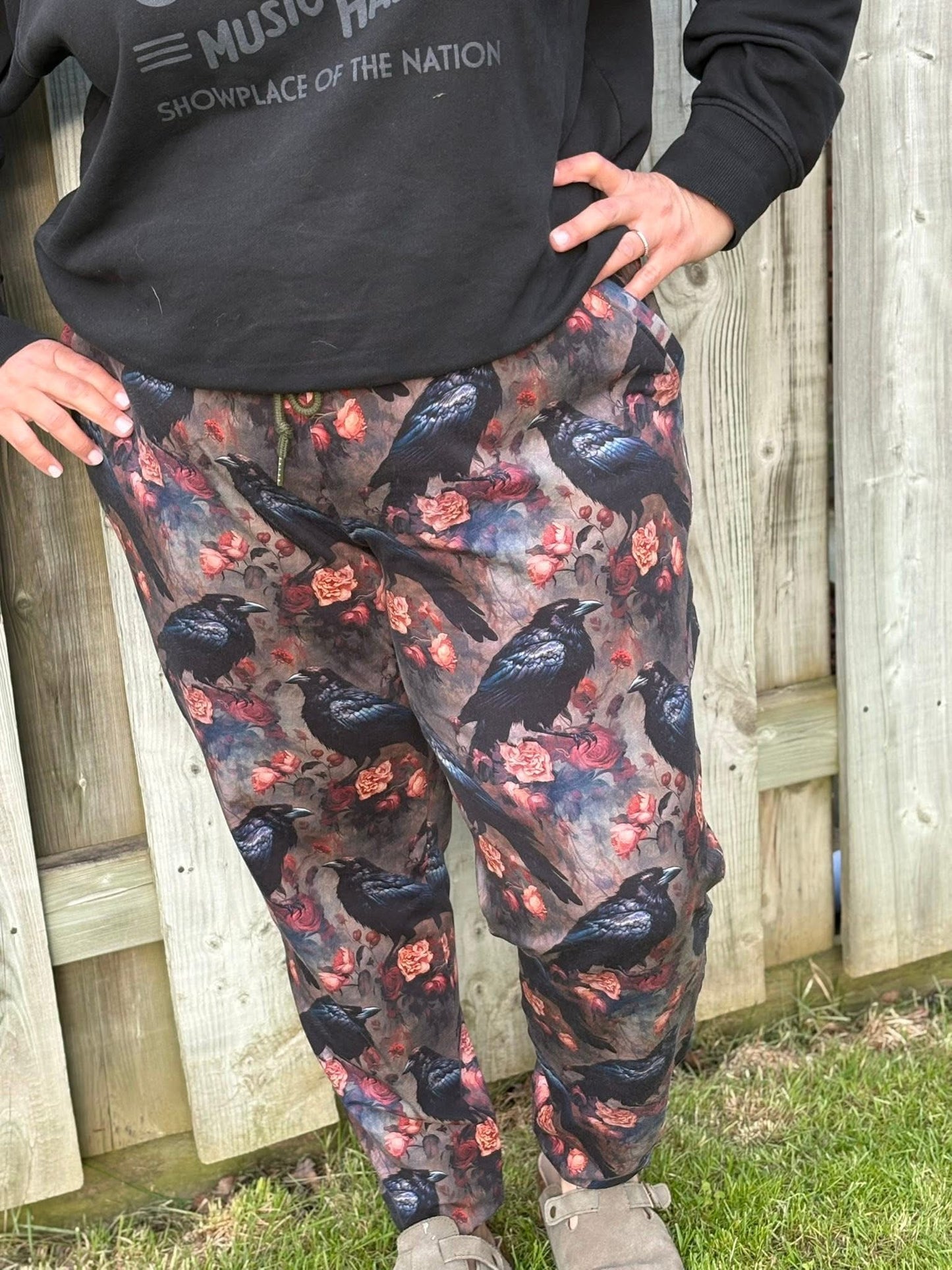 Gothic rococo round 26 retail