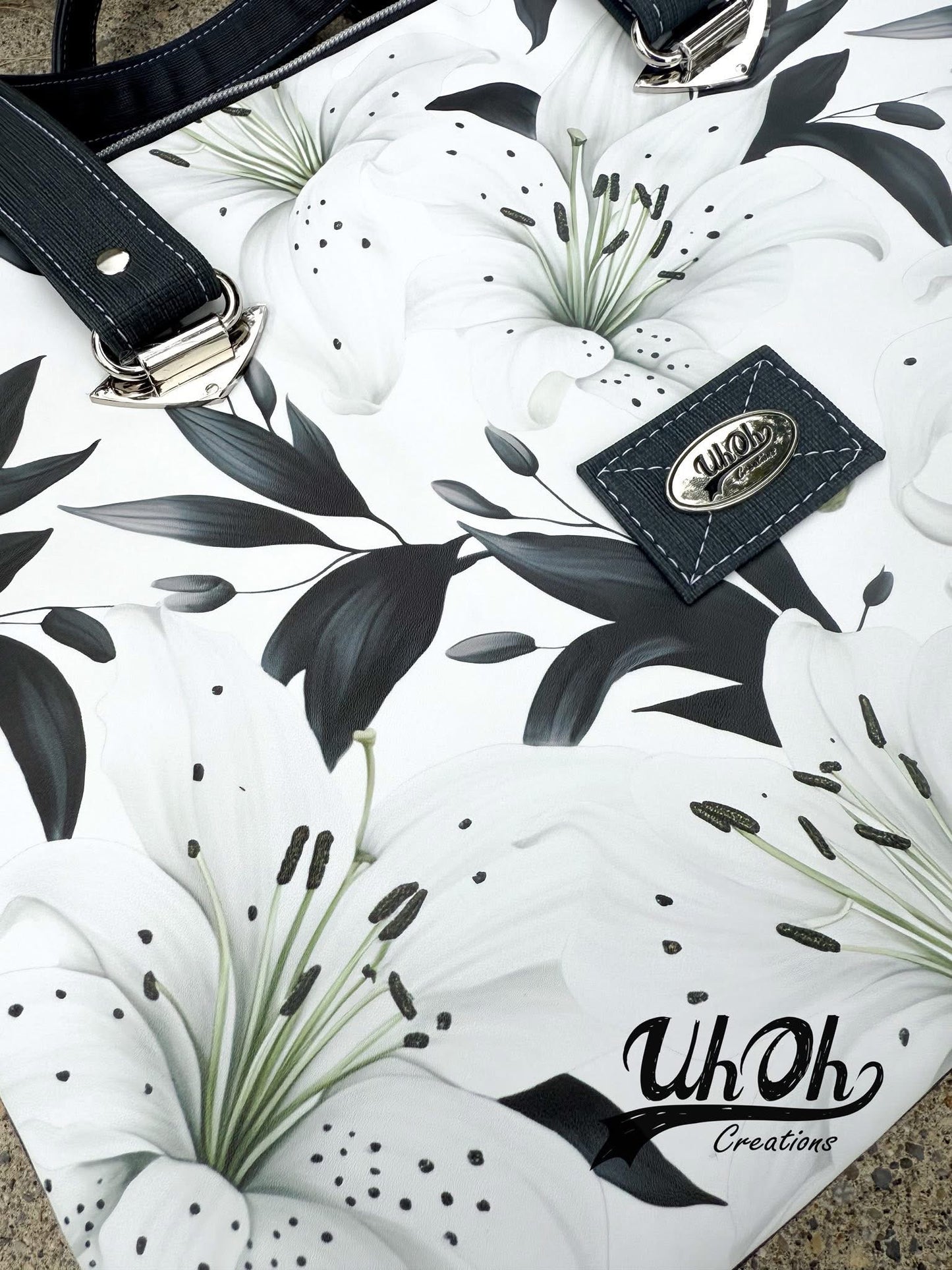 Noir lily round 28 retail
