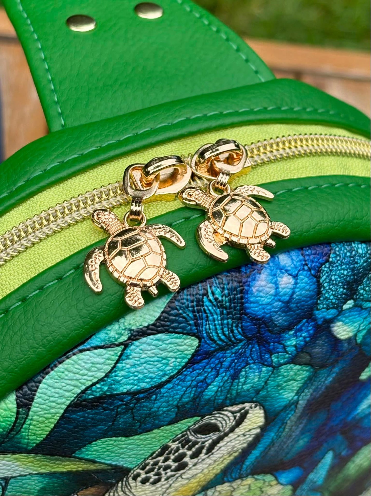 Stained glass turtles preorder round 40