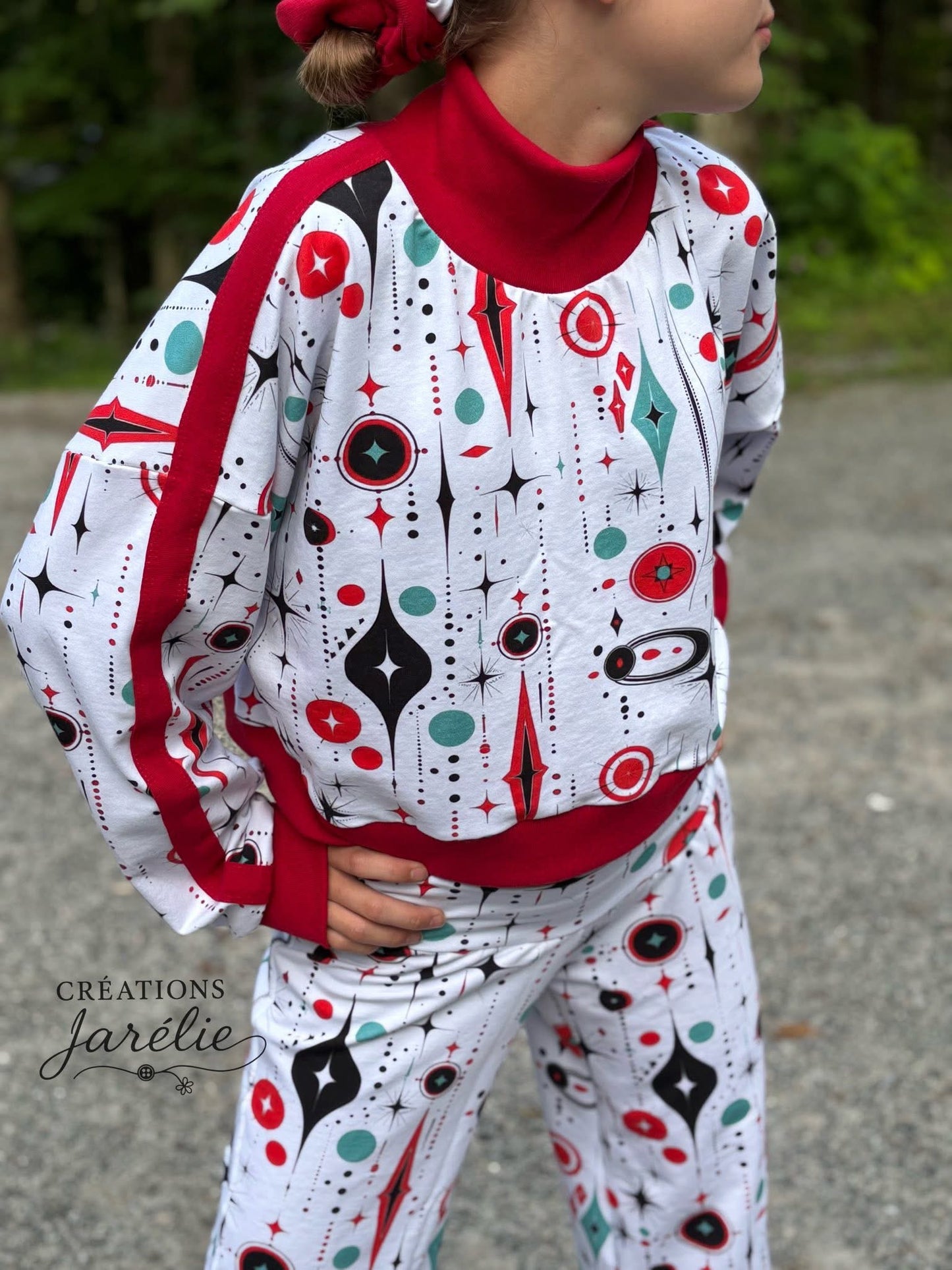Retro shapes round 28 retail