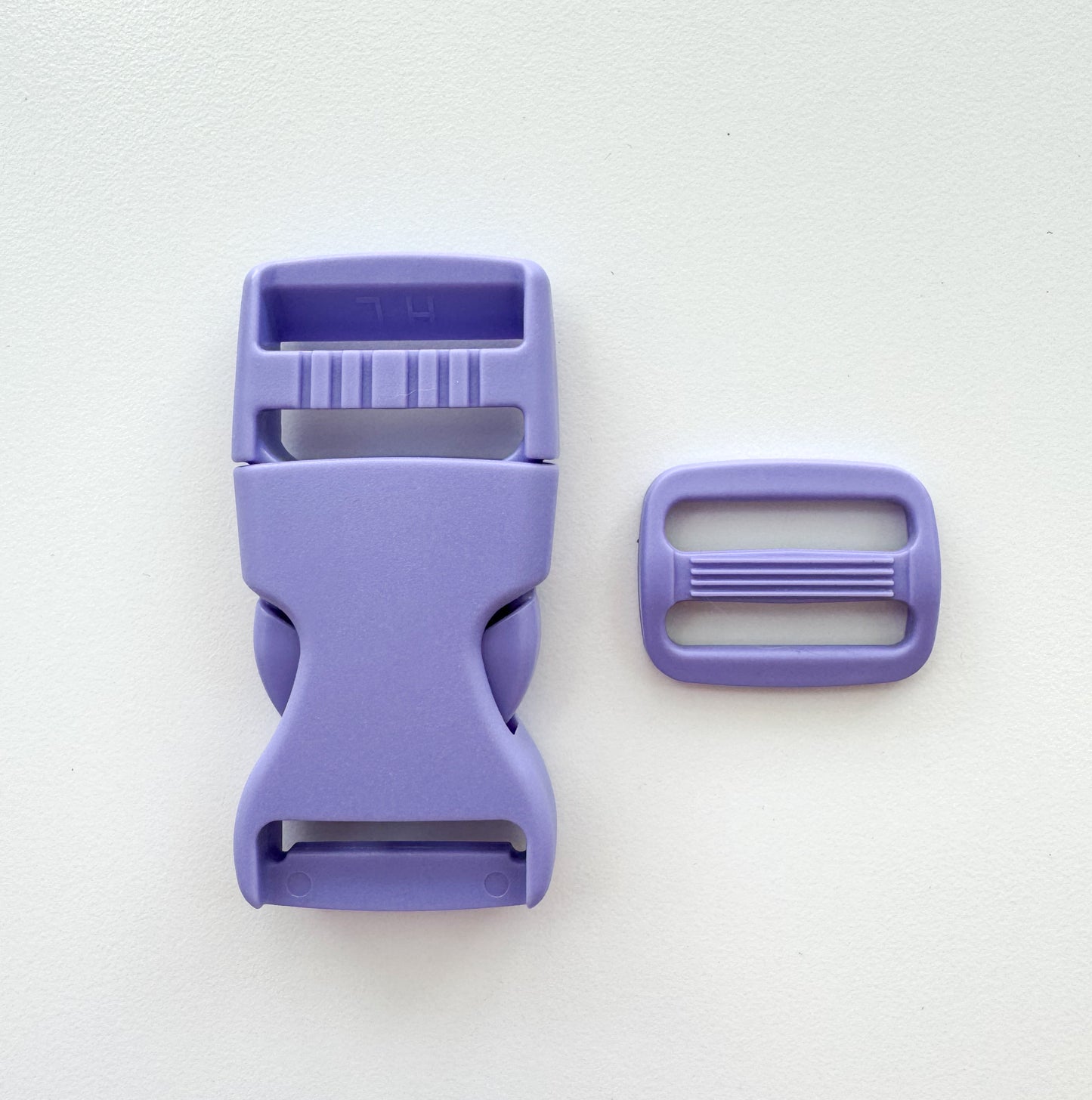 Side release plastic buckle set size: 1” (25mm)