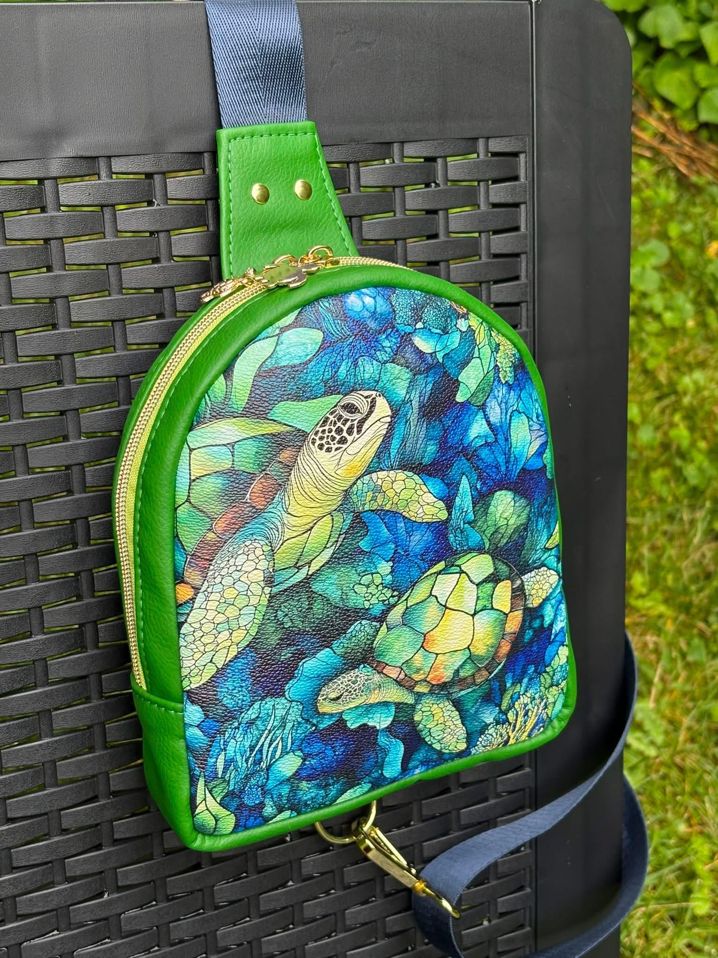 Stained glass turtles preorder round 40