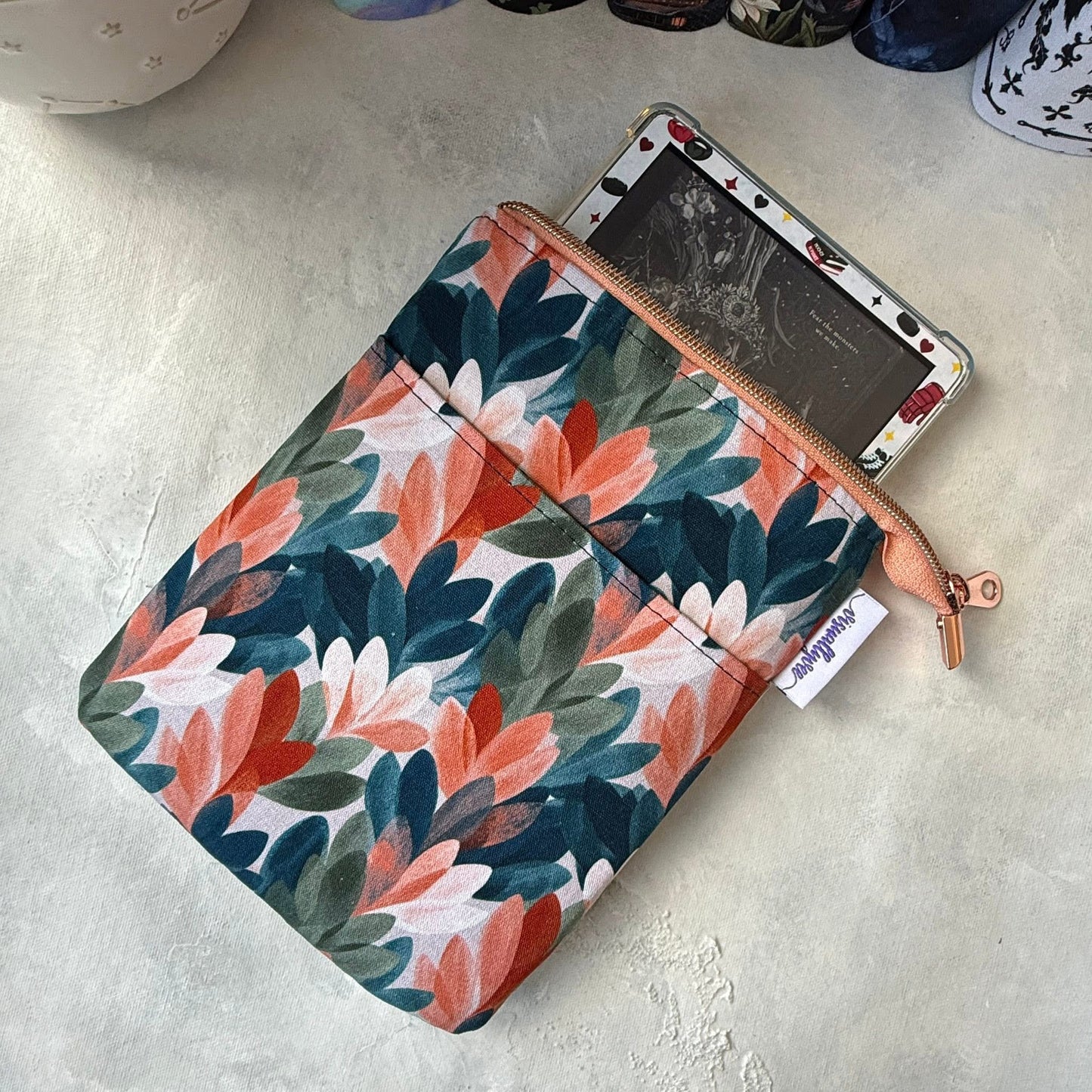 Layered leaves round 37 retail