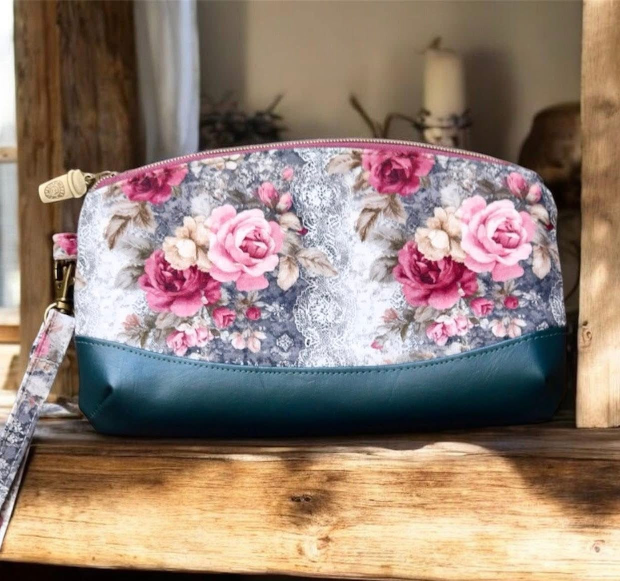 Lacy roses round 37 retail