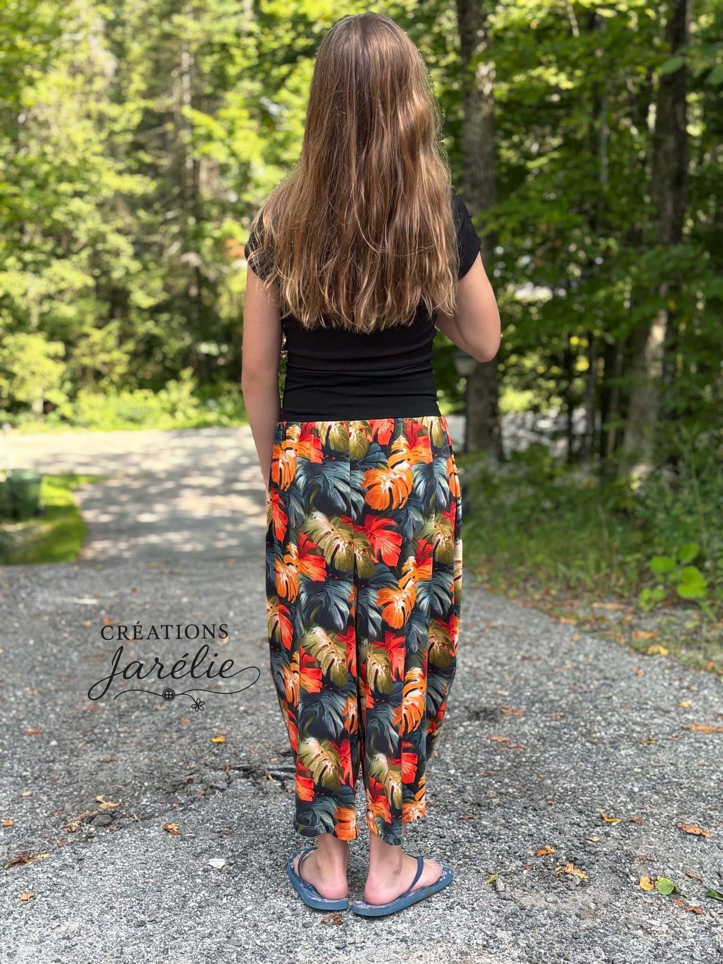 Monstera preorder round 33.5 (smaller scale)