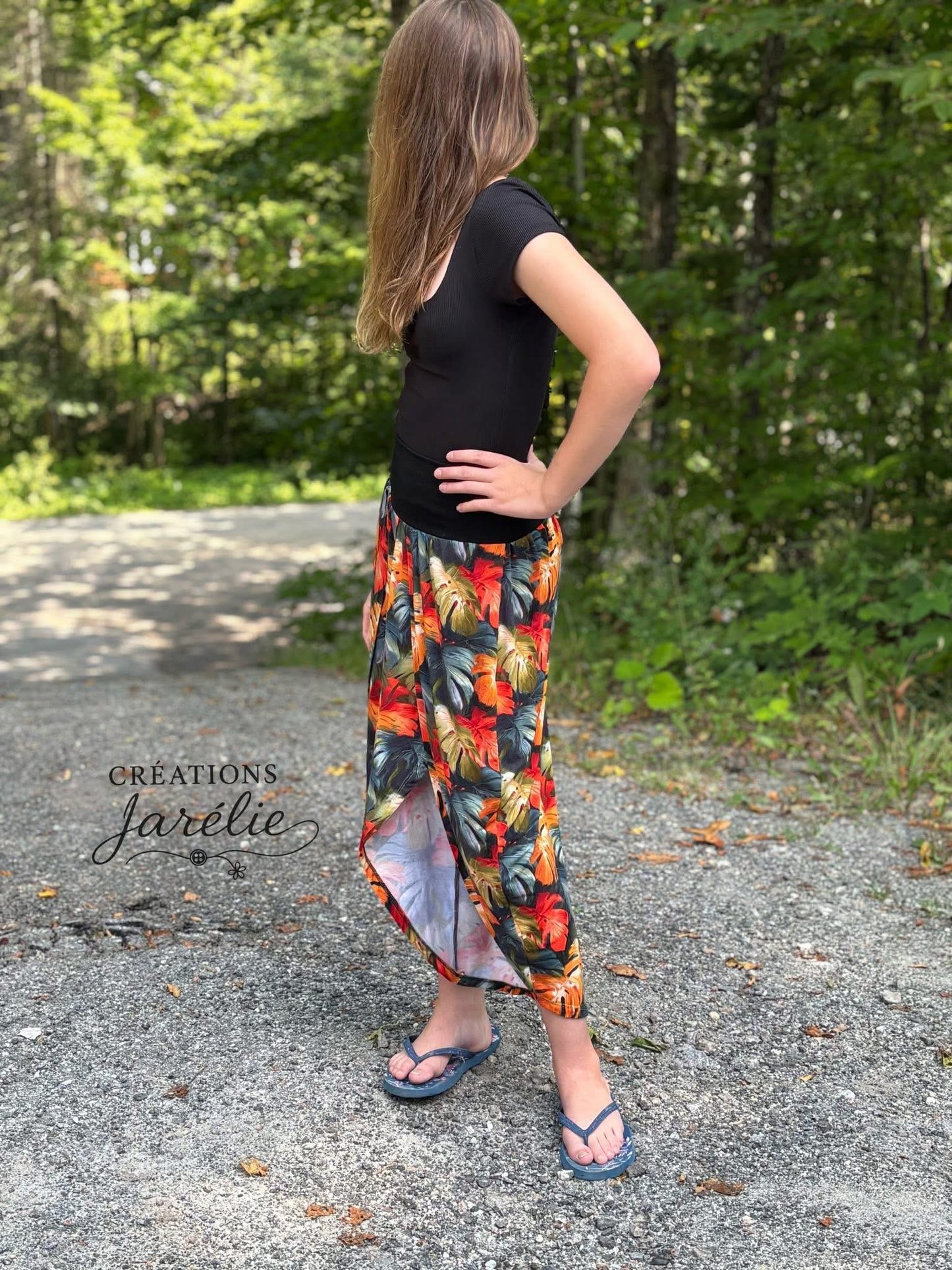 Monstera preorder round 33.5 (smaller scale)