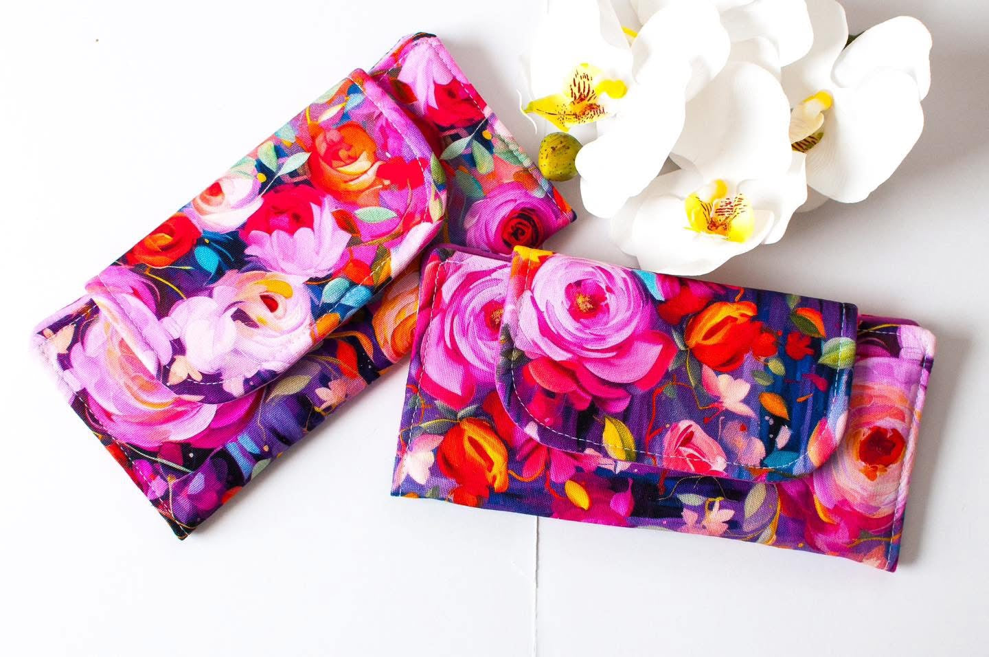 Acrylic roses preorder round 37.5 retail