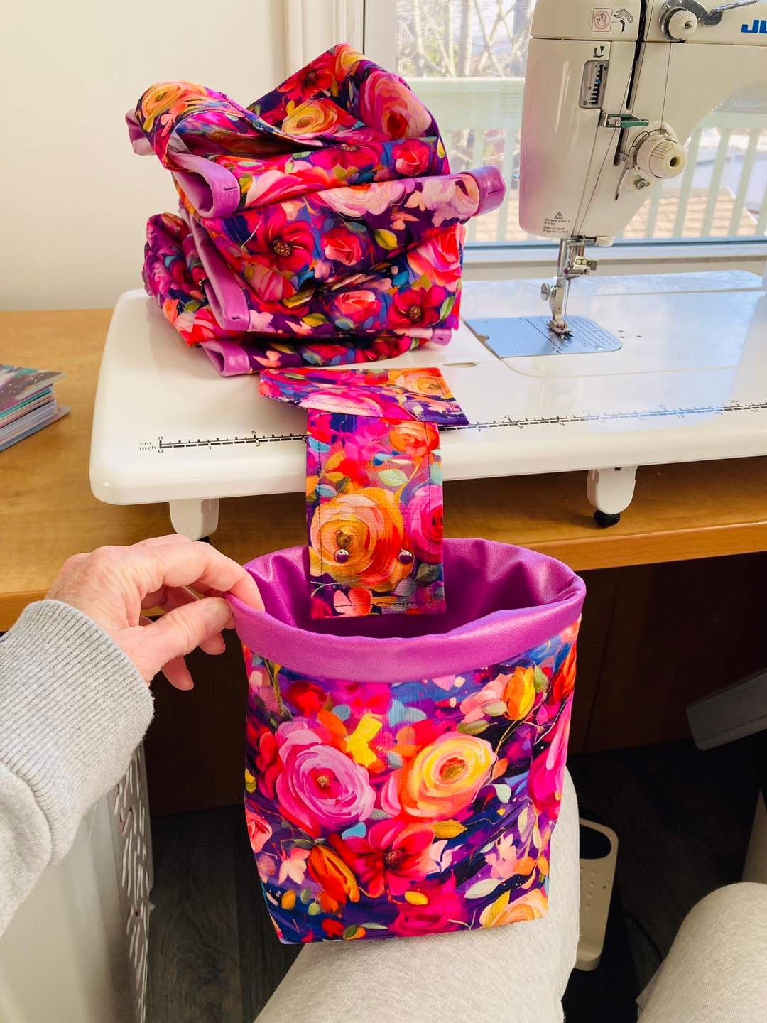 Acrylic roses preorder round 37.5 retail