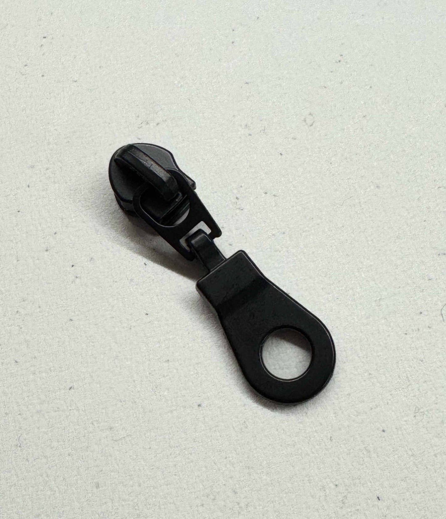 Donut #5 zipper pull matte black