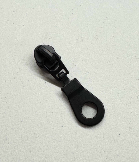 Donut #5 zipper pull matte black