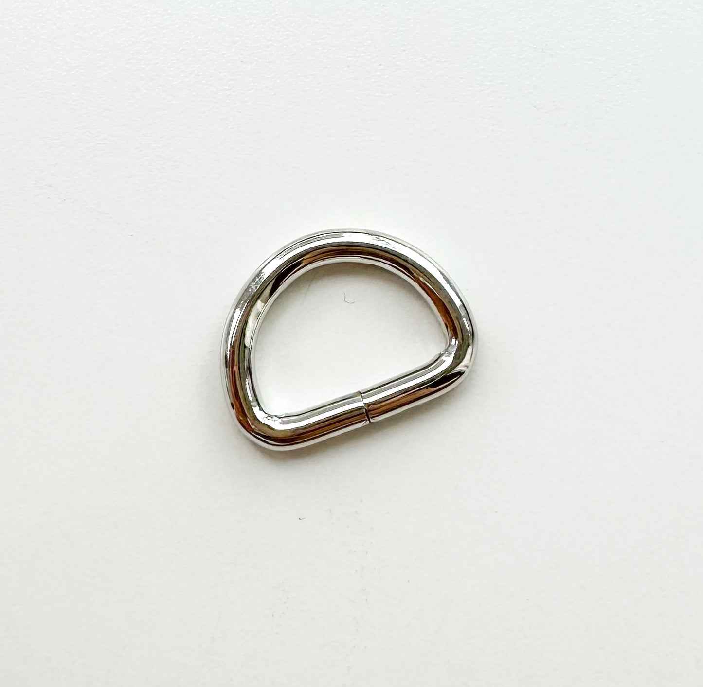 D-ring size: 3/4” (20mm)