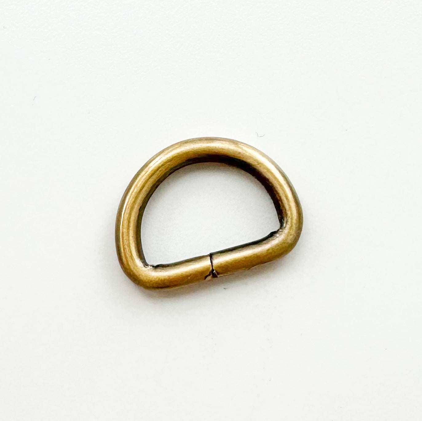 D-ring size: 3/4” (20mm)