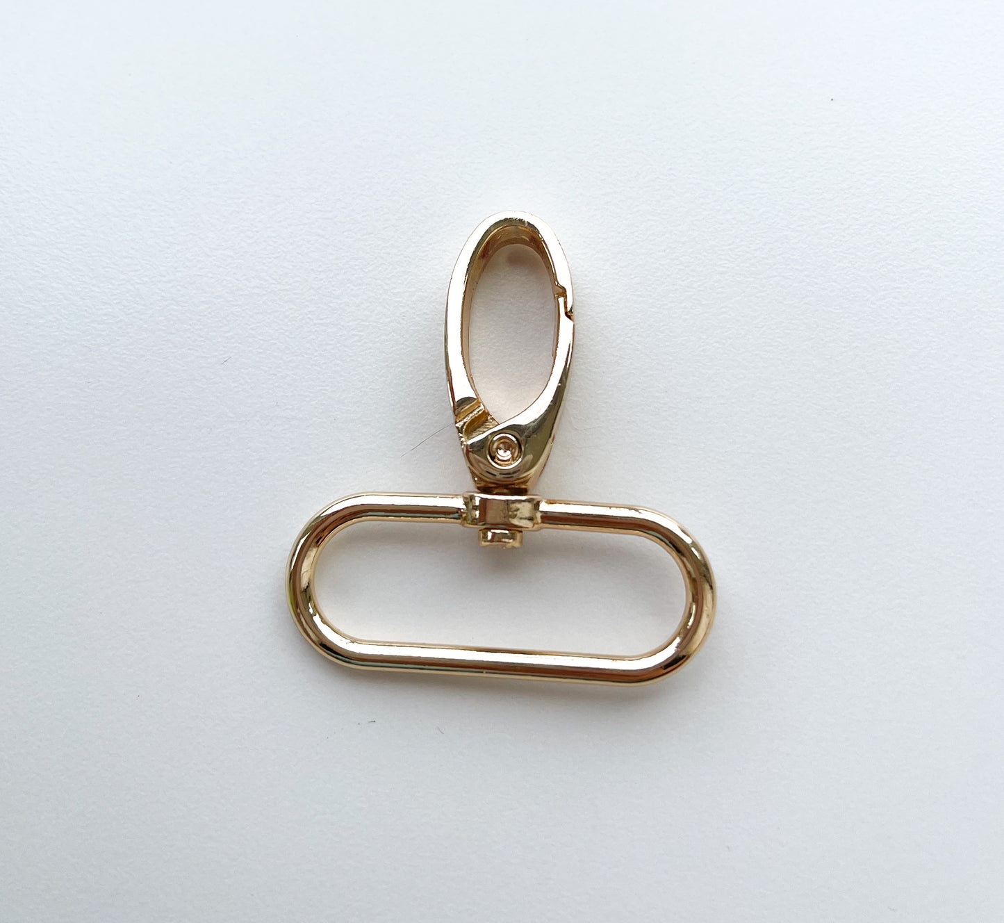 Swivel snap hook size: 1-1/2” (38mm)