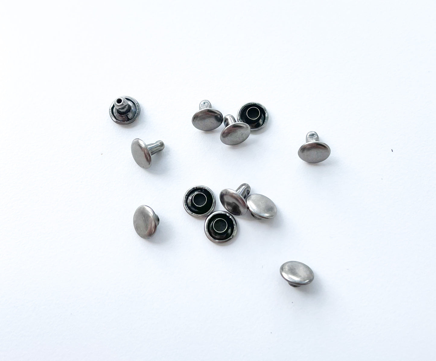 Small double cap rivets (8mm cap x 6mm post)