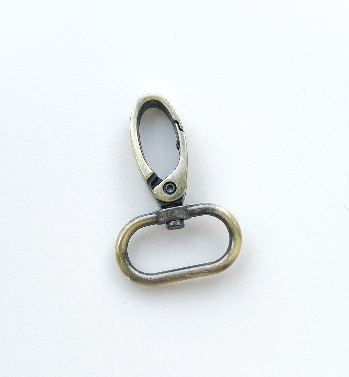 Swivel snap hook size: 1” (25mm)