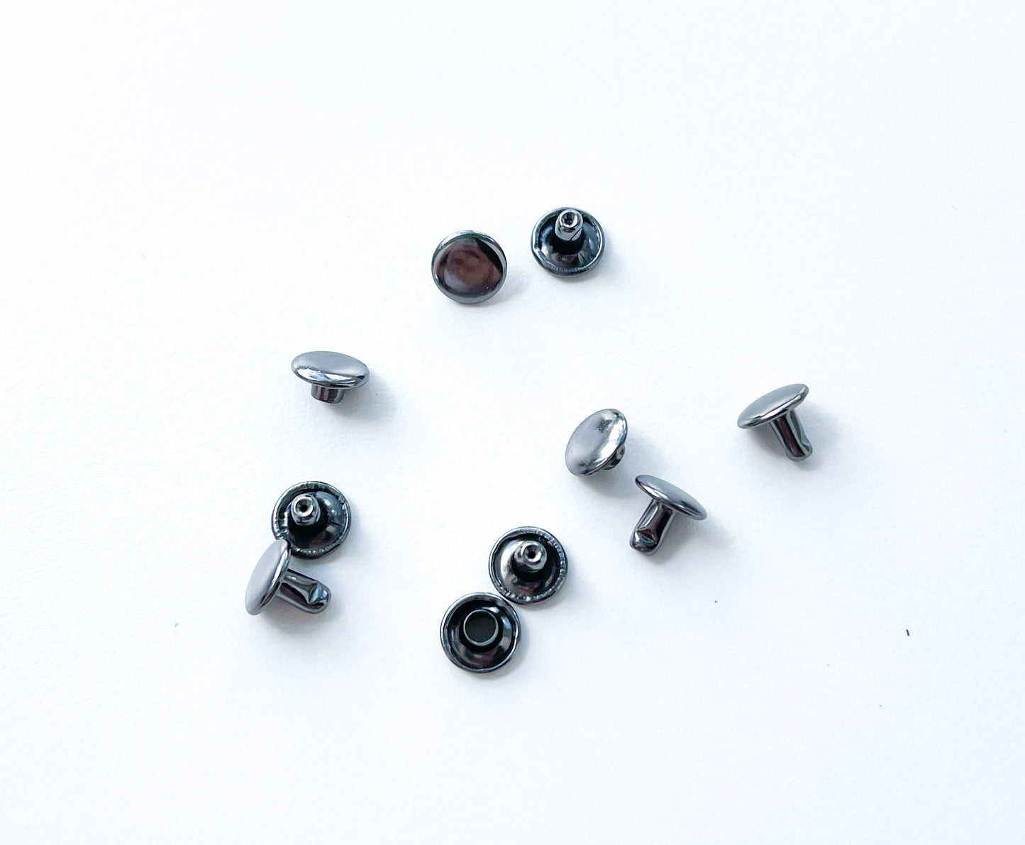 Small double cap rivets (8mm cap x 6mm post)