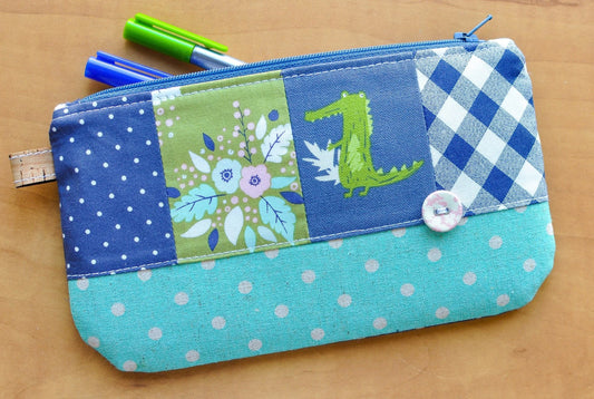 Carla's Creations - Patchwork linen pencil pouch